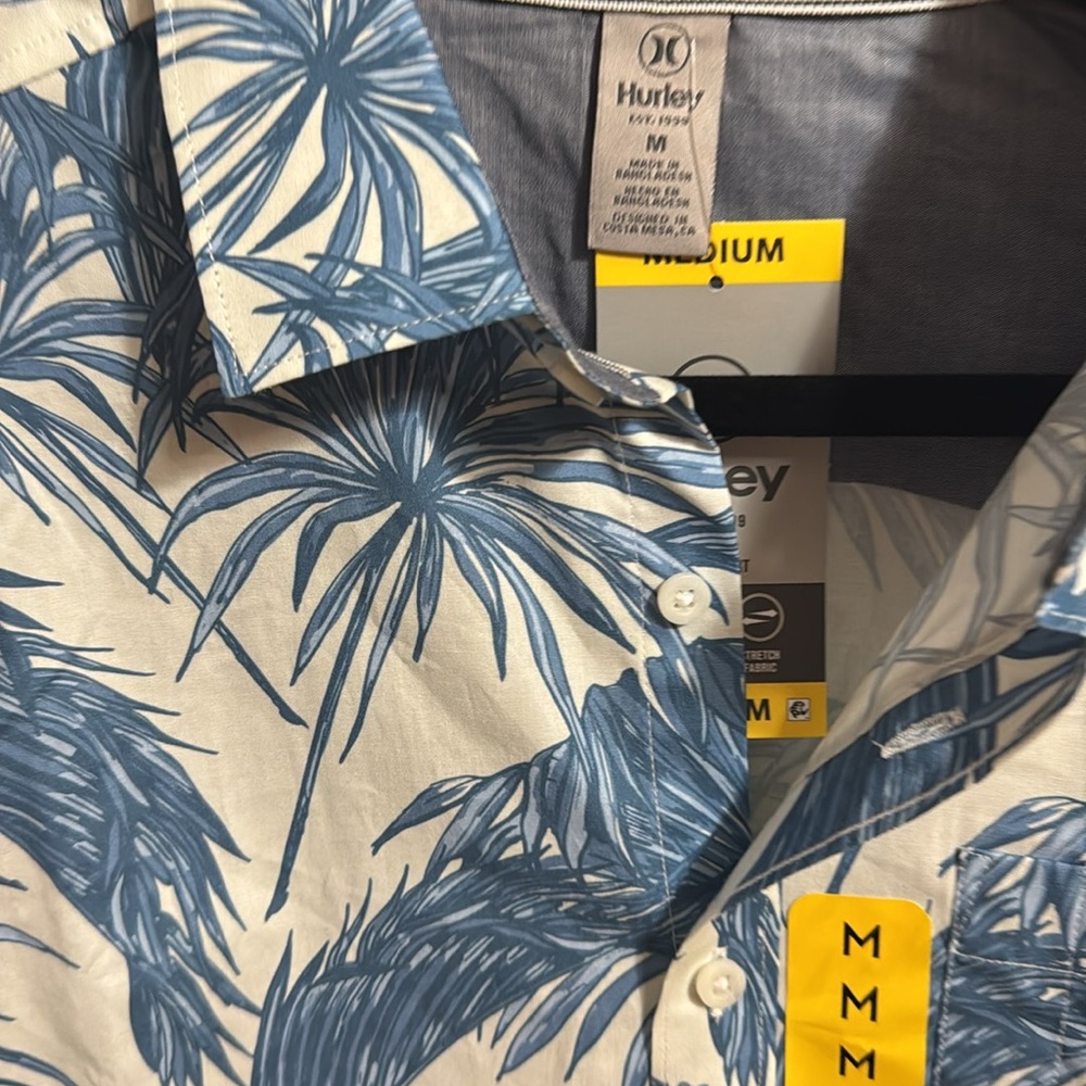 NWT Hurley Patio Shirt Hawaiian Floral Short-Sleeve Medium - Picture 2 of 3